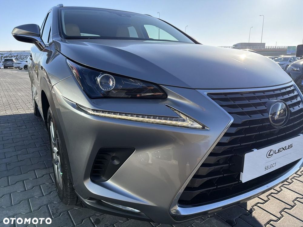 Lexus NX 300h Comfort AWD - 11