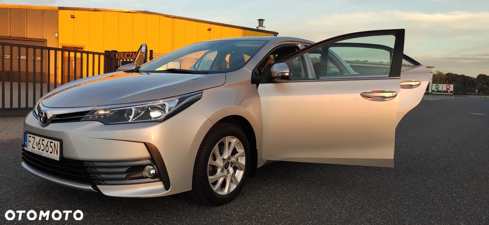 Toyota Corolla 1.6 Comfort - 12