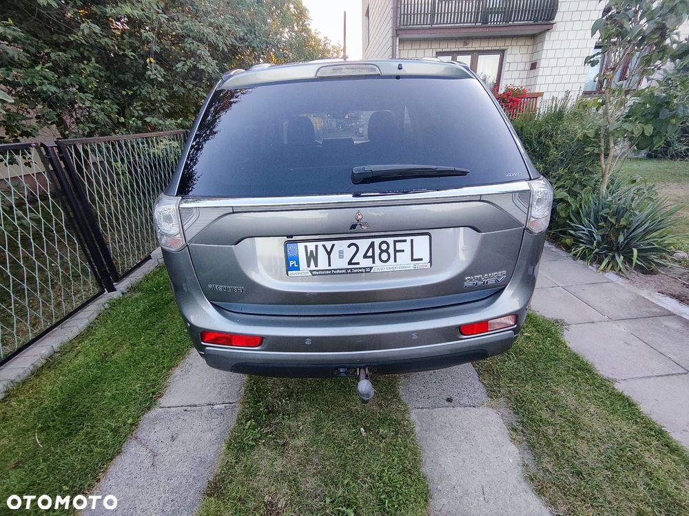 Mitsubishi Outlander - 16