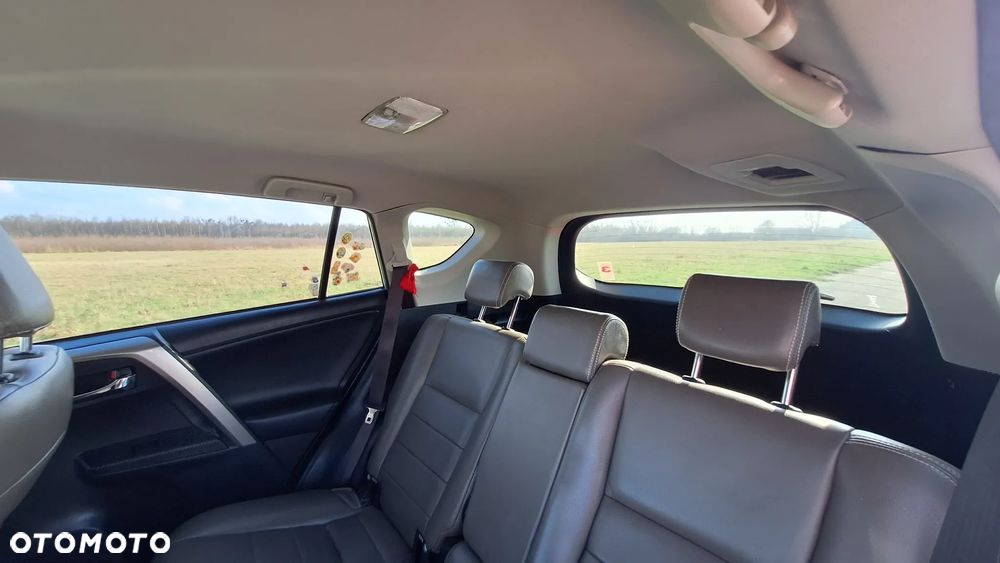 Toyota RAV4 2.0 D-4D Prestige - 16