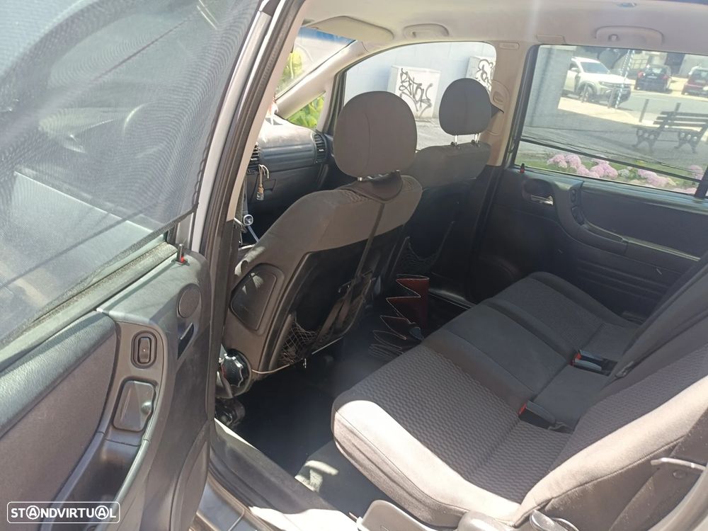 Opel Zafira - 9