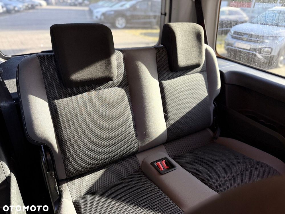 Volkswagen Caddy Maxi DSG - 26