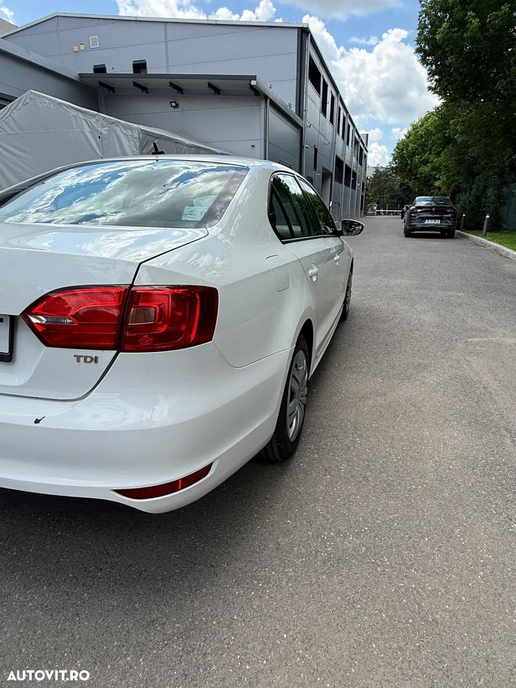 Volkswagen Jetta 1.6 TDI DPF Comfortline - 6
