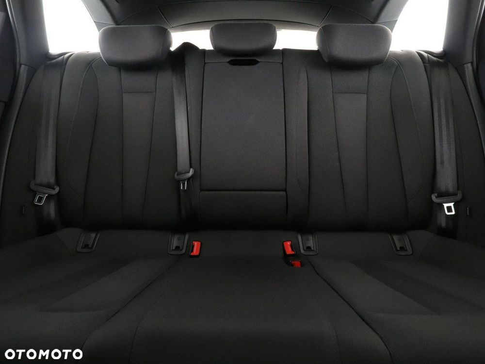 Audi A4 Avant 35 TDI mHEV Advanced S tronic - 19