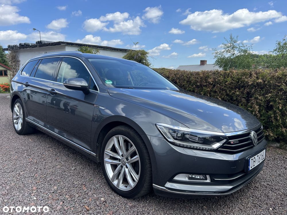 Volkswagen Passat - 1
