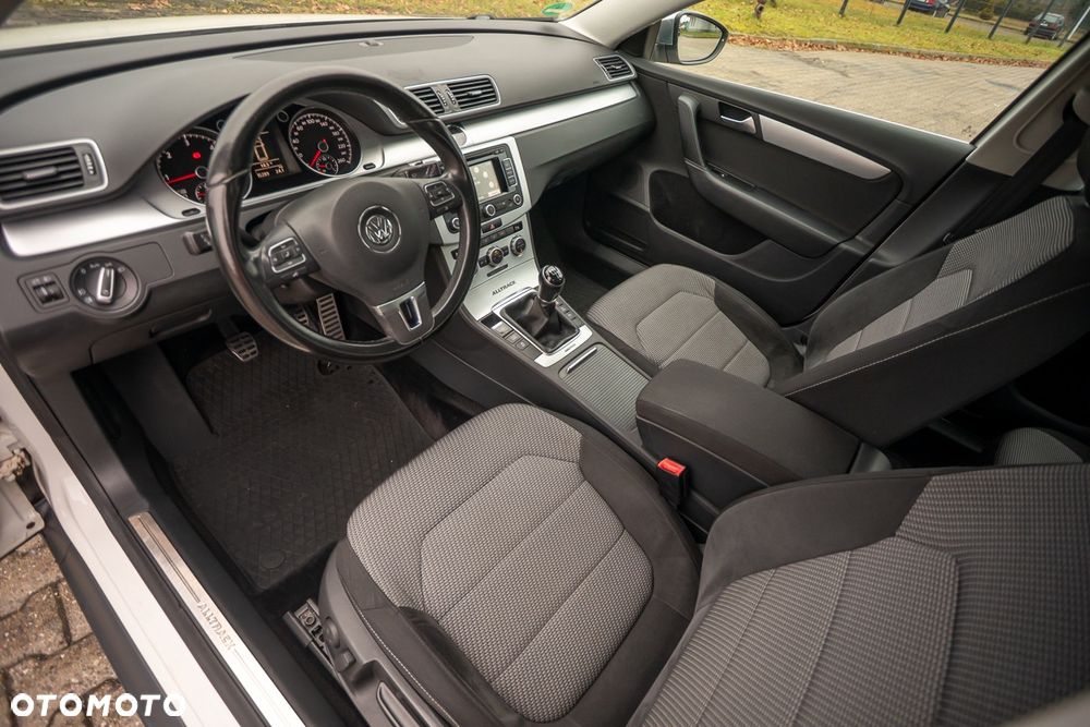 Volkswagen Passat 2.0 TDI DPF 4Mot Comfortline - 18