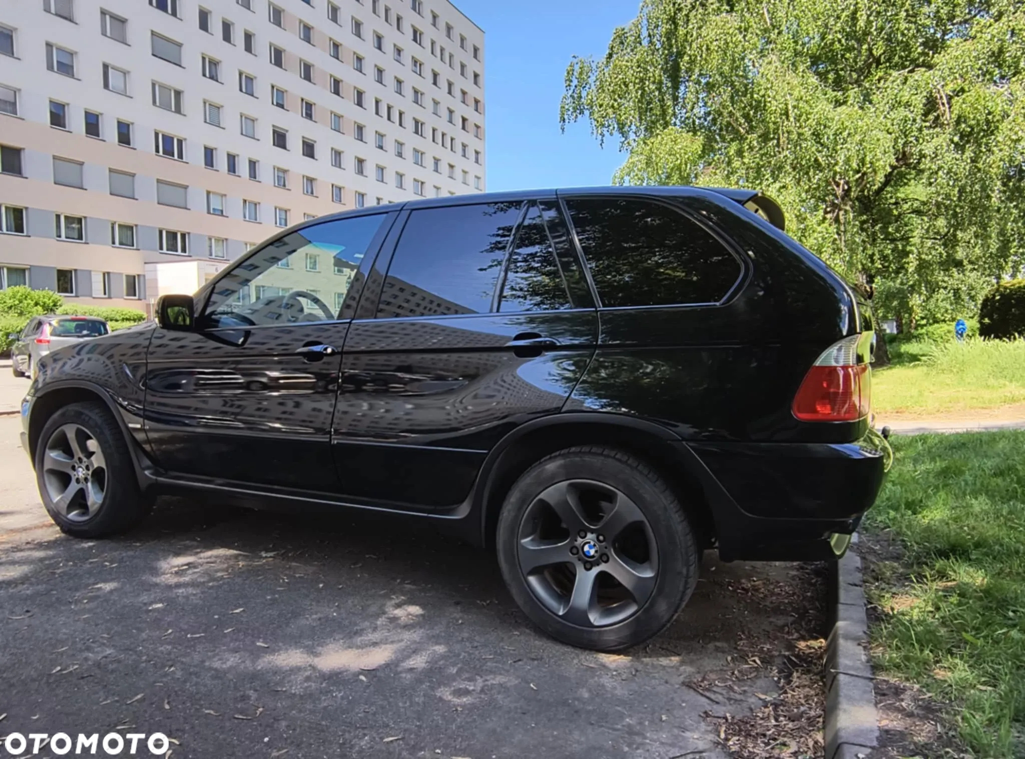 BMW X5 4.4i - 5
