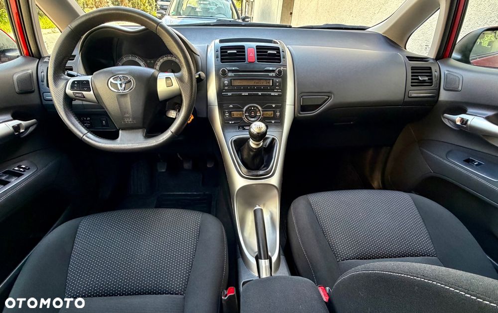 Toyota Auris 1.6 Sol - 5