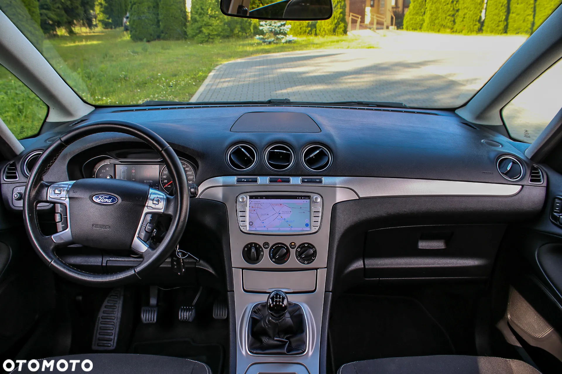 Ford Galaxy 2.0 Concept - 17