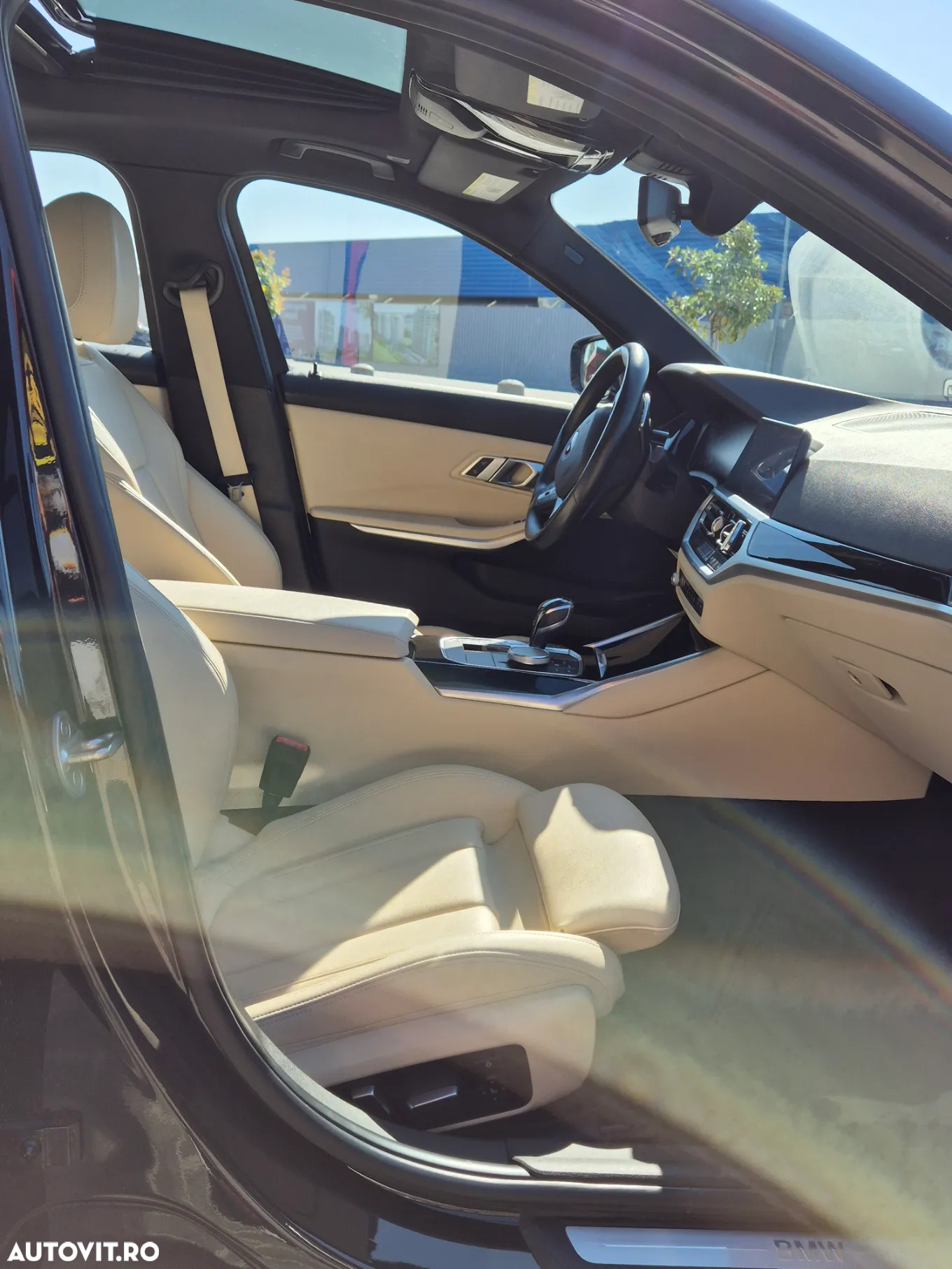 BMW Seria 3 330i AT Sport Line - 40
