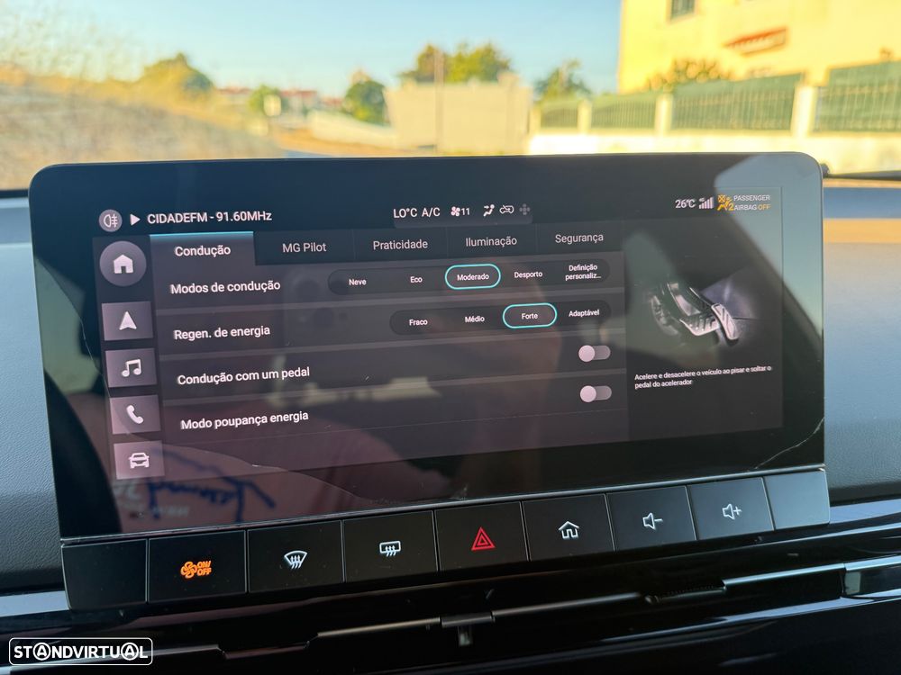 MG MG4 64 kWh Luxury - 36