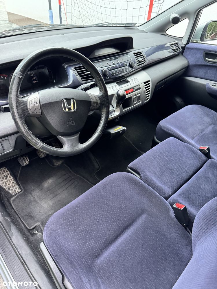 Honda FR-V - 4