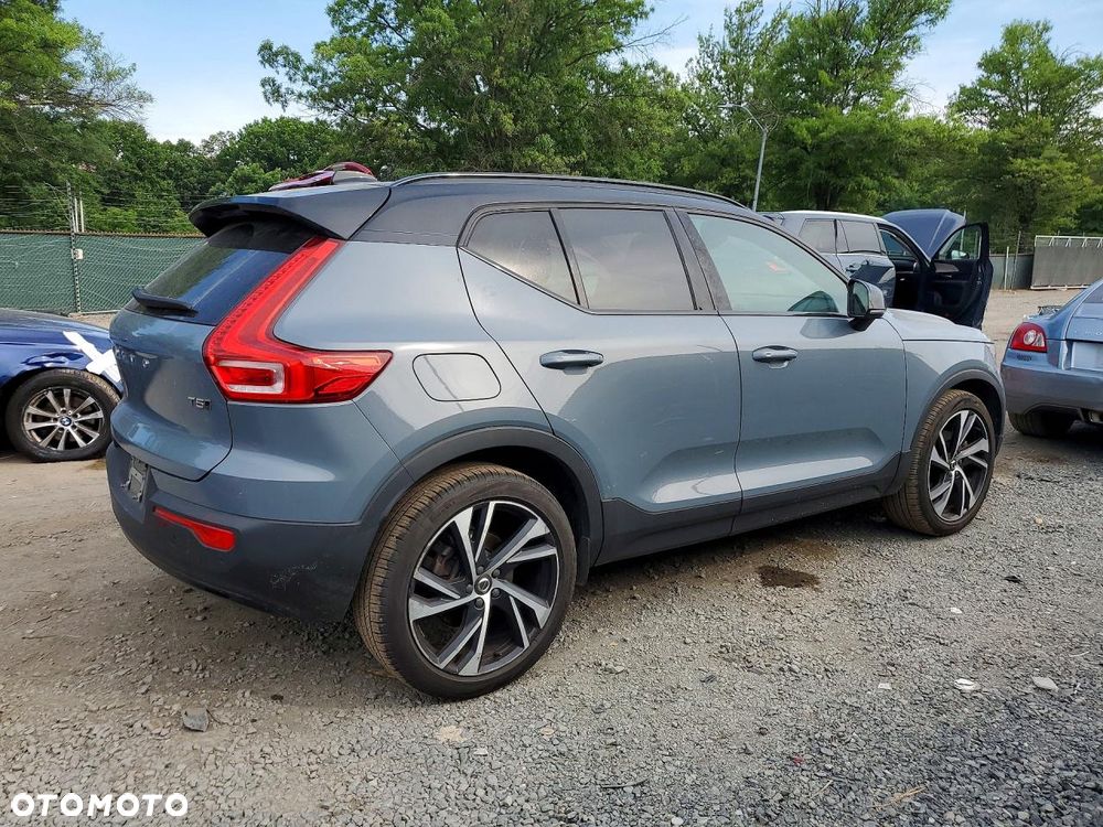 Volvo XC 40 T5 AWD R-Design - 4