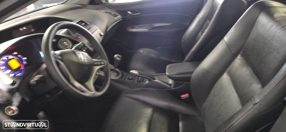 Honda Civic 1.8 Sport - 29