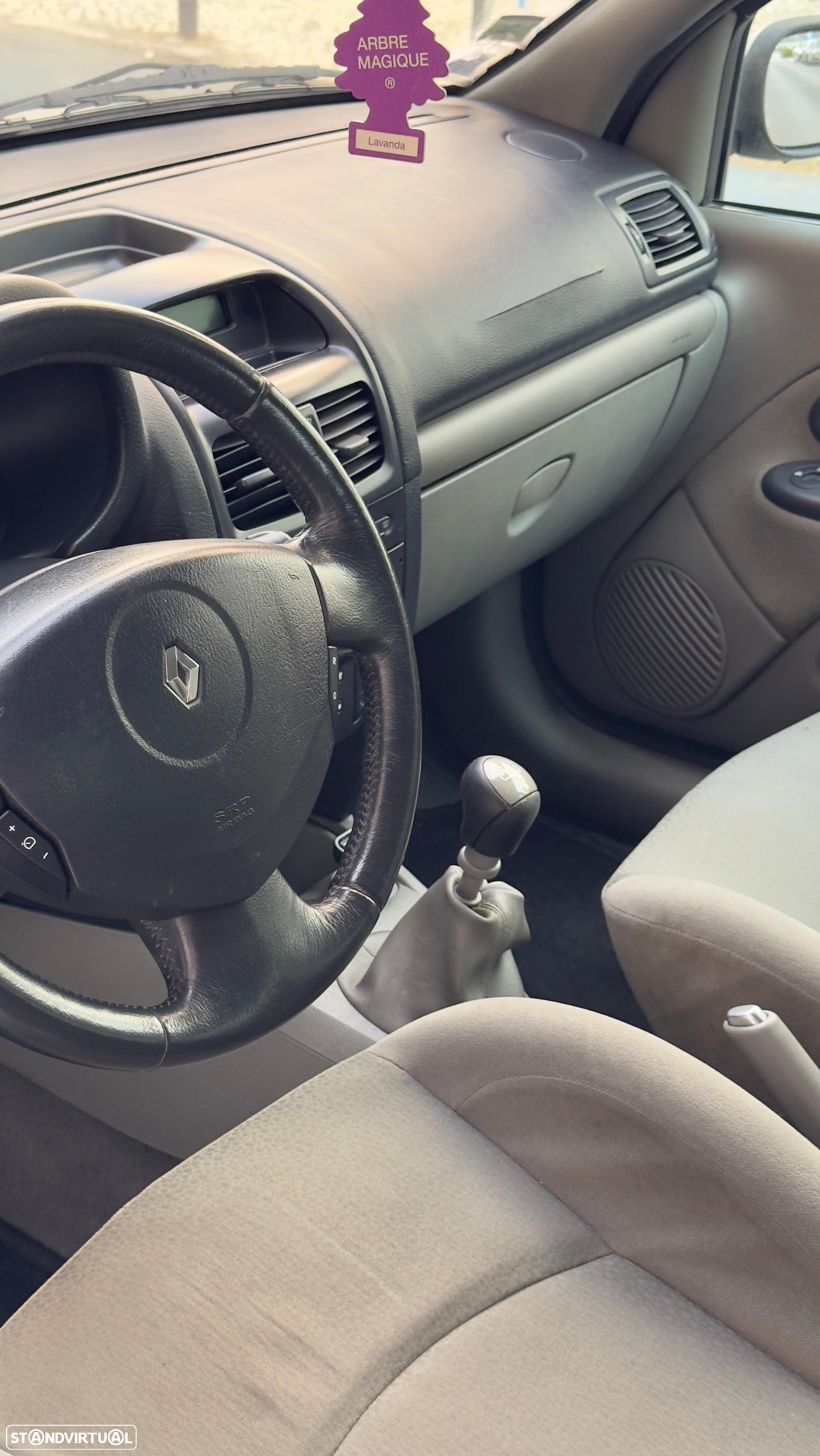 Renault Clio 1.5 dCi Authentique - 9