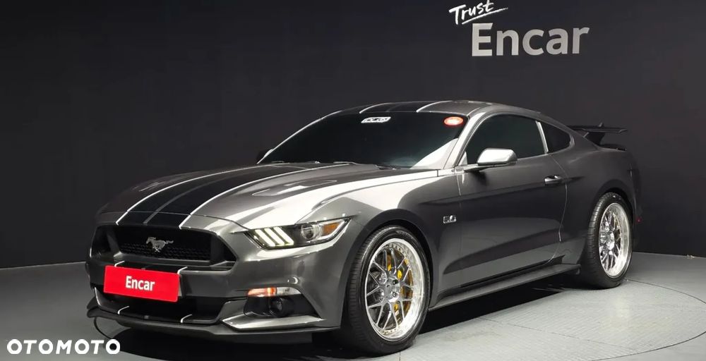 Ford Mustang 5.0 V8 GT - 2
