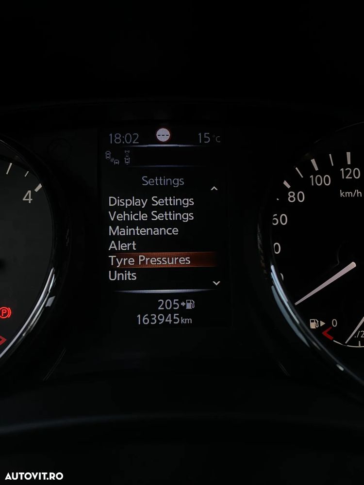 Nissan Qashqai 1.6 DCI 4 x 4 DPF Start/Stop tekna - 24