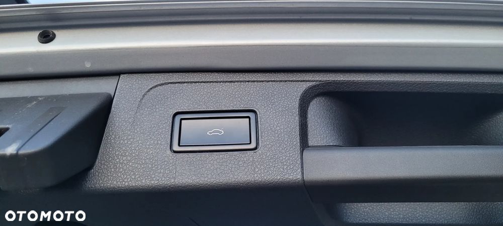Volkswagen Passat - 4