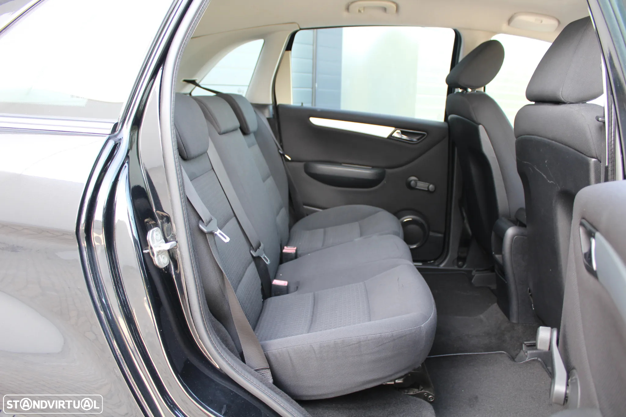 Mercedes-Benz B 180 CDi - 15
