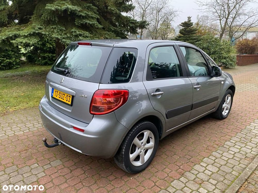 Suzuki SX4 1.6 GS / Premium - 3