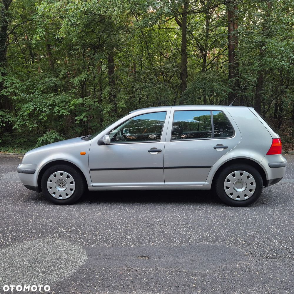 Volkswagen Golf 1.6 - 7