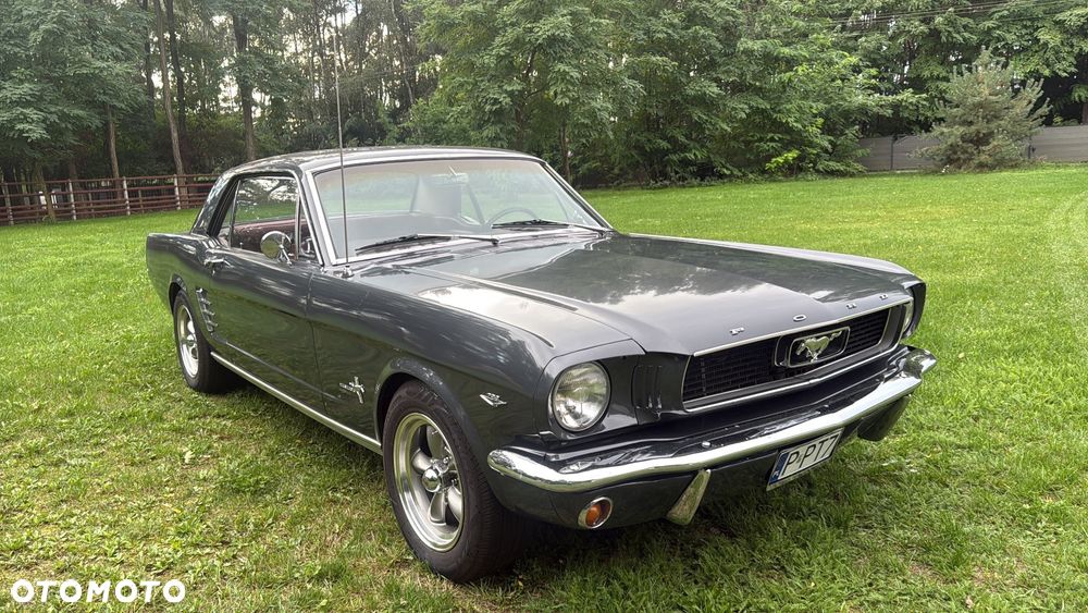 Ford Mustang - 4