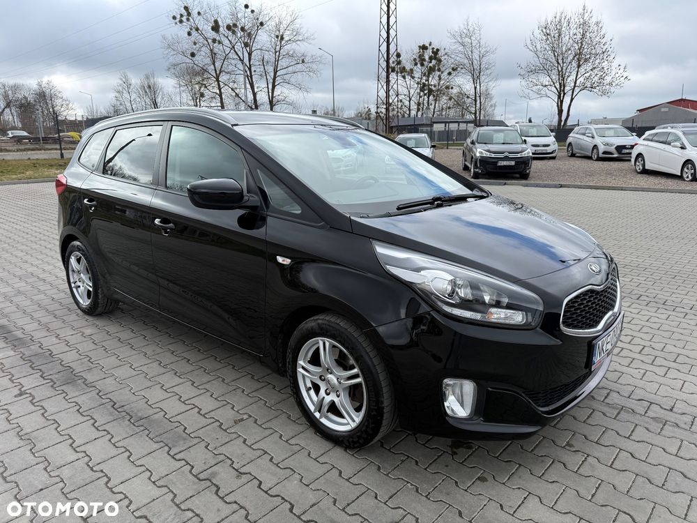 Kia Carens 1.6 GDI Dream-Team Edition - 12