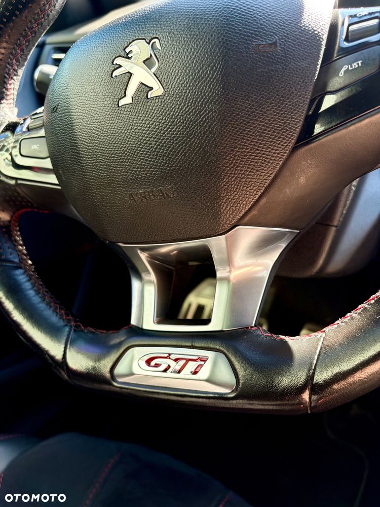 Peugeot 308 1.6 e-THP S&S GTi by Sport - 30