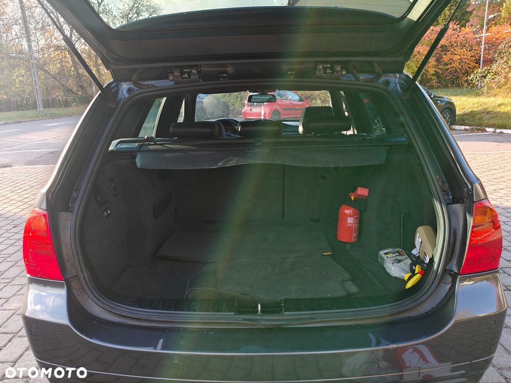 BMW Seria 3 320i - 14