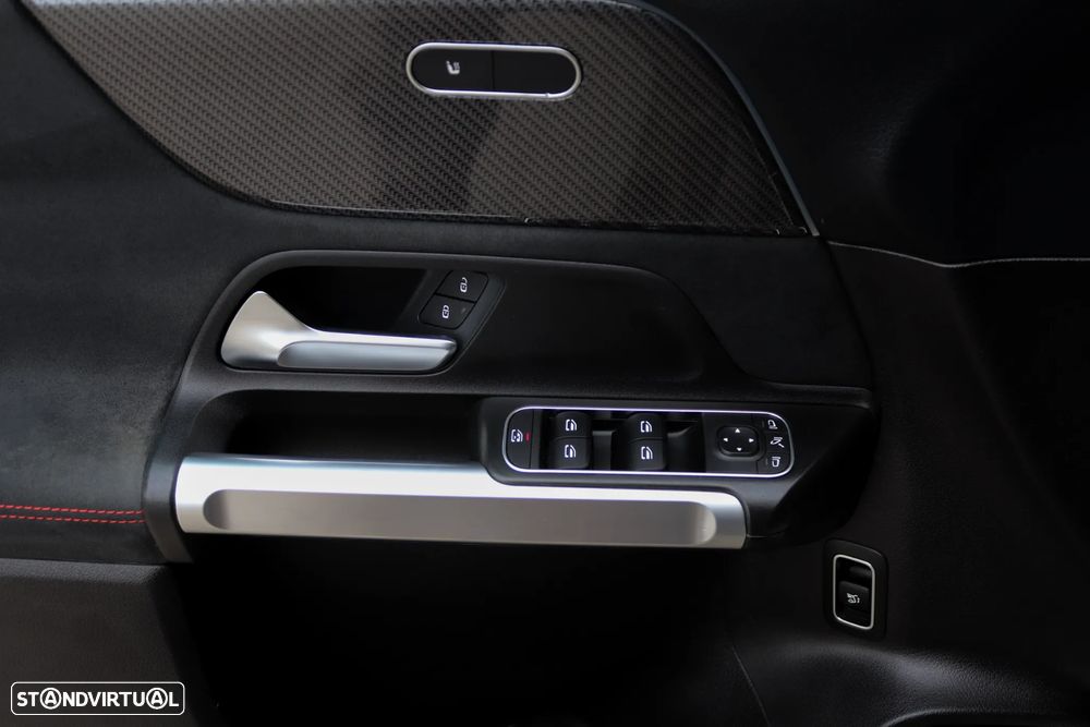 Mercedes-Benz GLB 180 d AMG Line - 32