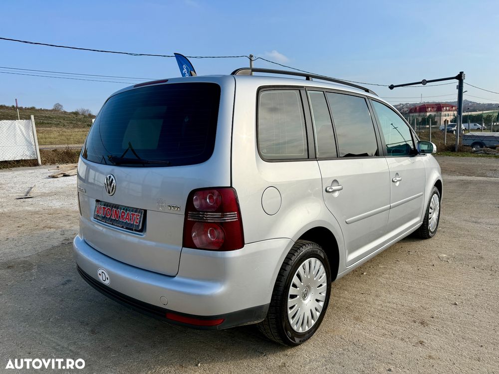 Volkswagen Touran 1.9 TDI DPF Conceptline DSG - 3