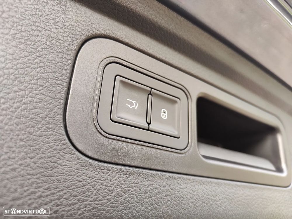 BYD Tang 108.8 kWh AWD Flagship - 12