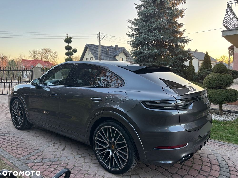 Porsche Cayenne Coupe E-Hybrid - 5
