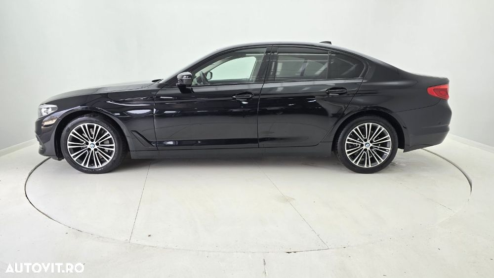 BMW Seria 5 530i xDrive AT - 9