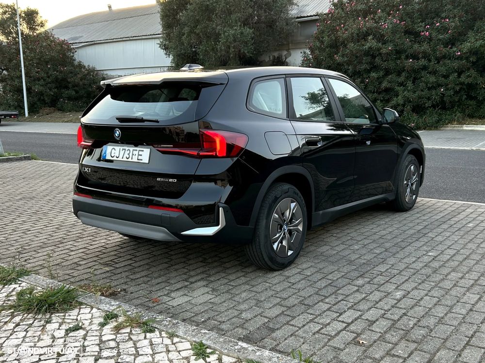 BMW iX1 eDrive20 — fotografia 6