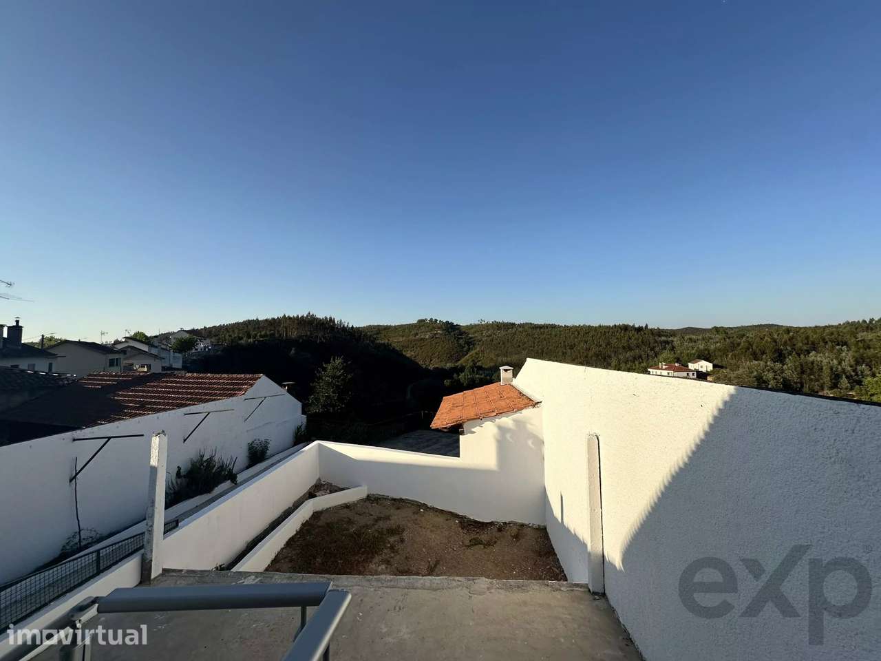 Encantador refúgio rural de 2 quartos com vistas para o rio - Grande imagem: 4/50
