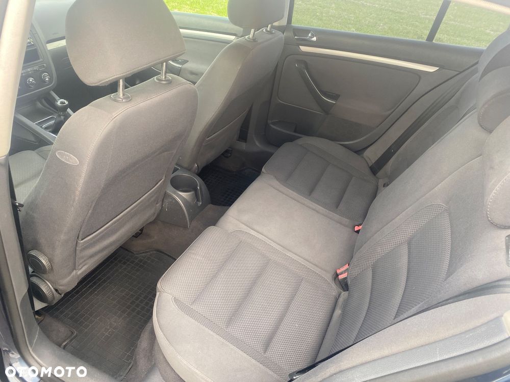 Volkswagen Golf 1.9 TDI Sportline - 6