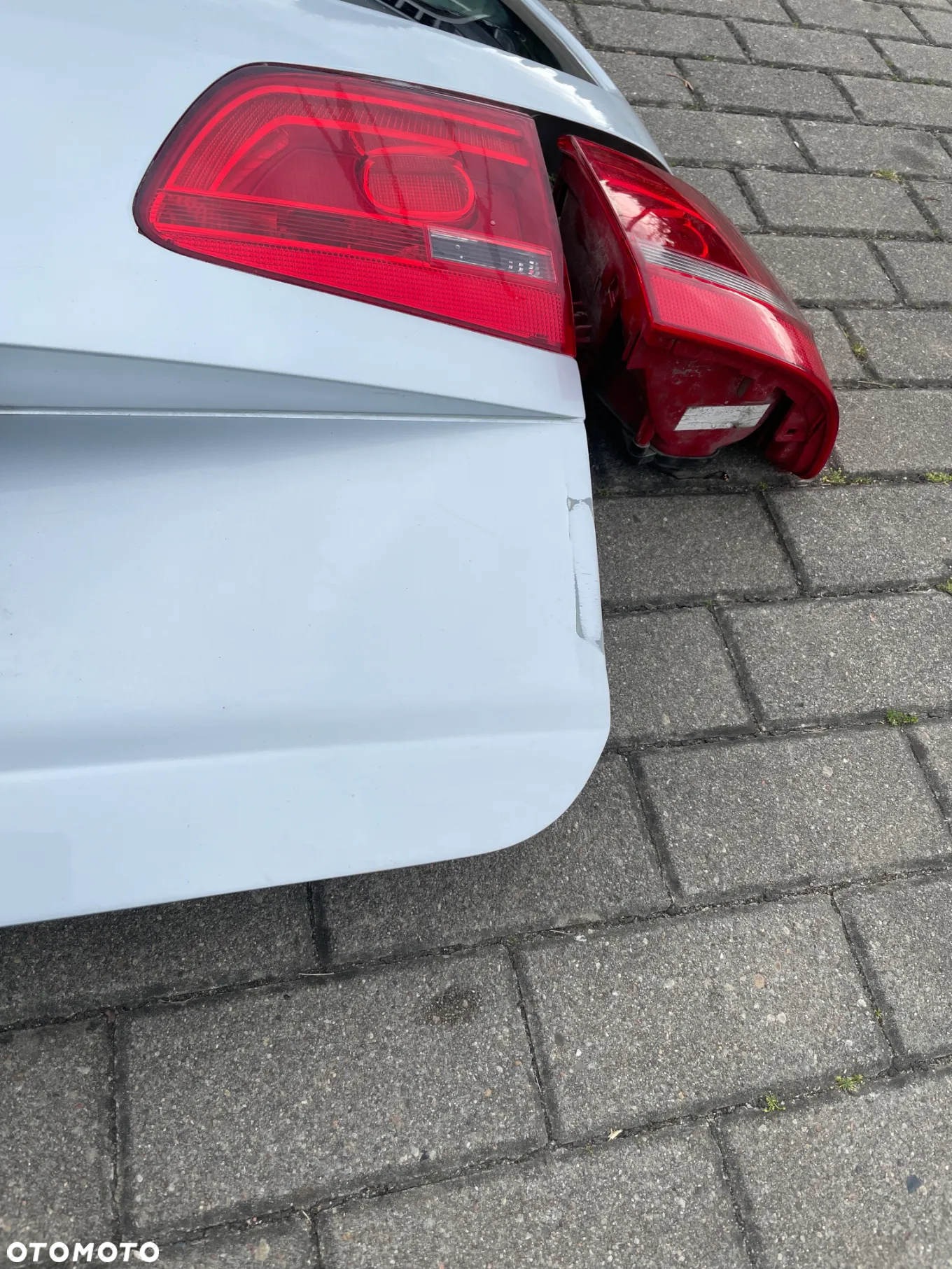 VW TOURAN II 10-15 tył tylna klapa lampa lewa prawa LA7W kompletna kamera - 3