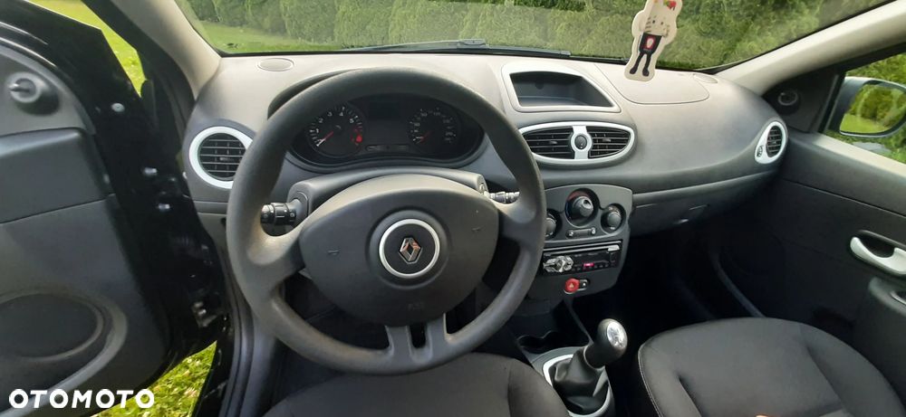 Renault Clio - 36
