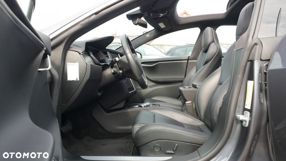 Tesla Model S - 14