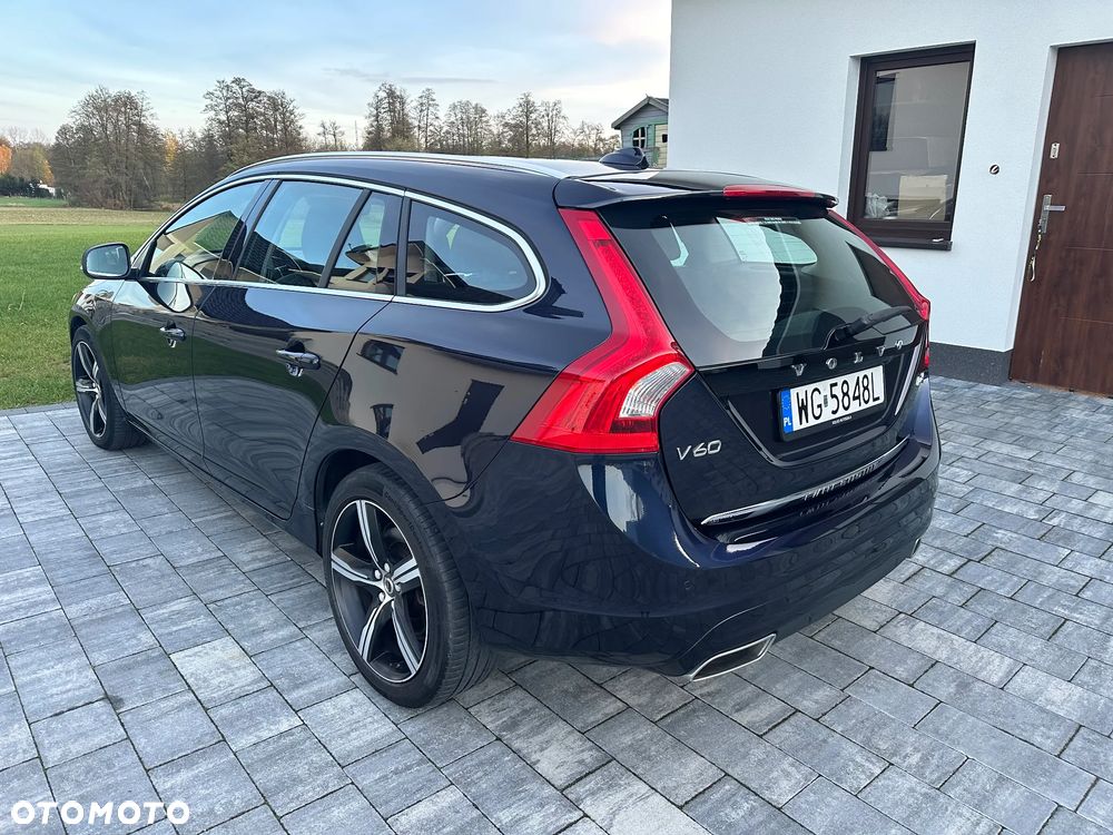 Volvo V60 D6 AWD Plug-in Hybrid Summum - 3