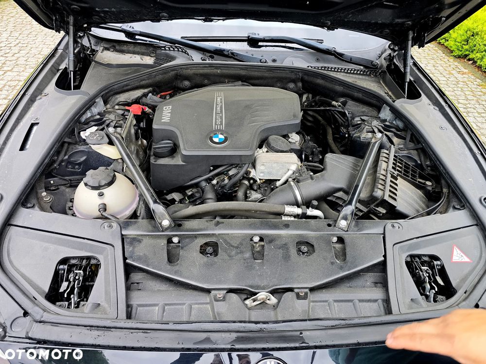 BMW Seria 5 520i Luxury Line - 33