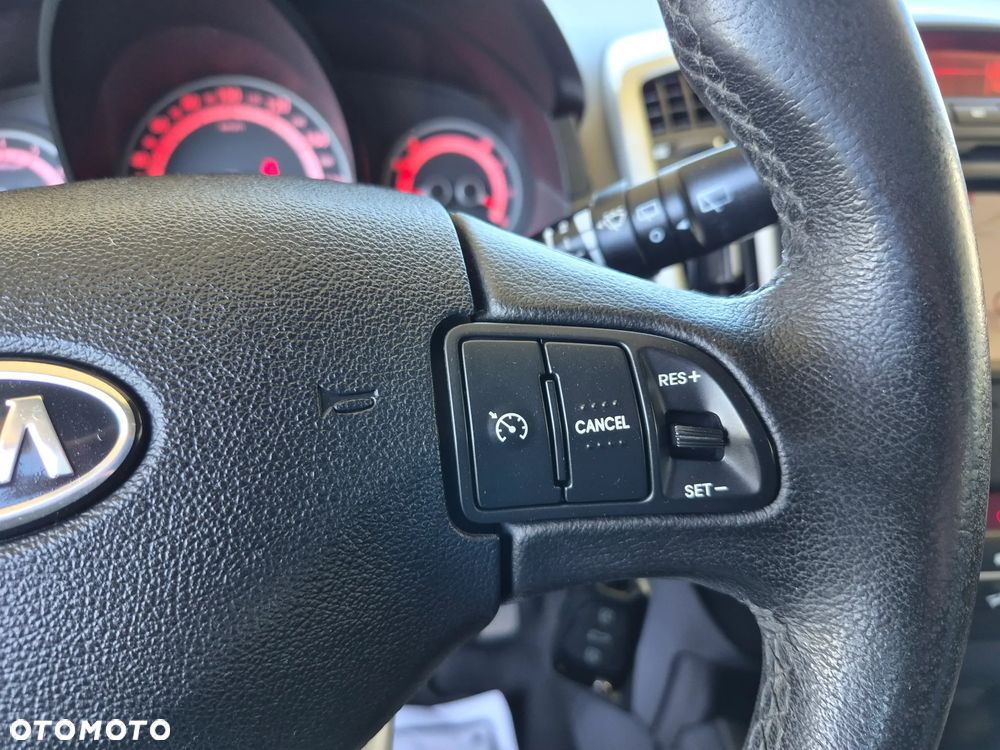 Kia Ceed - 15