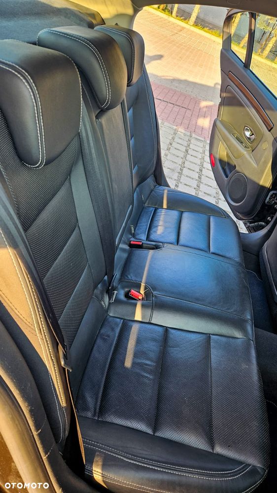 Renault Laguna dCi 110 FAP EDC Paris - 7