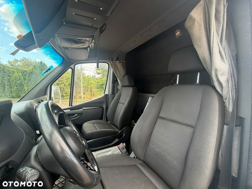 Mercedes-Benz Sprinter 907 319 3.0 V6 CDI - 16