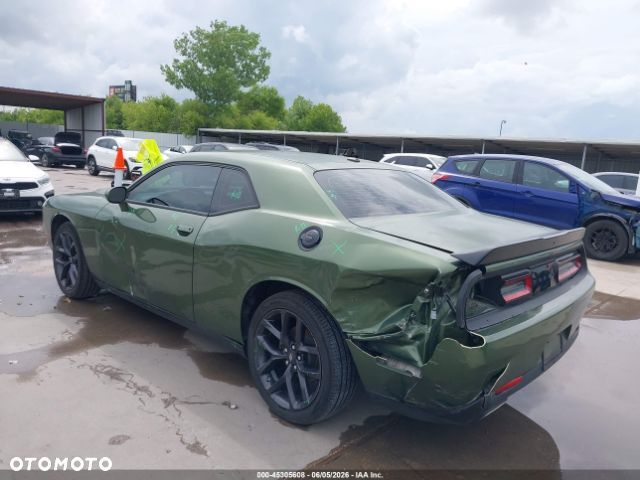 Dodge Challenger - 4