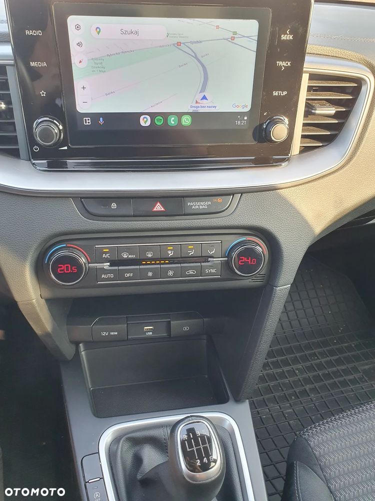 Kia Ceed 1.5 T-GDI M - 13