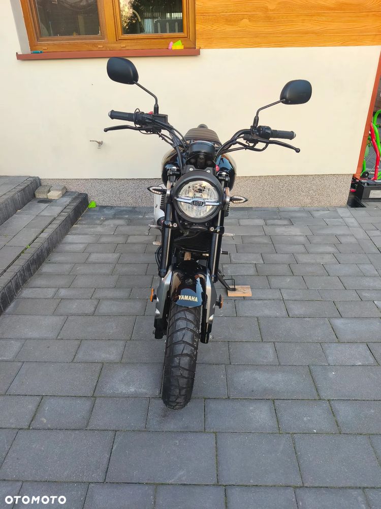 Yamaha XSR - 8
