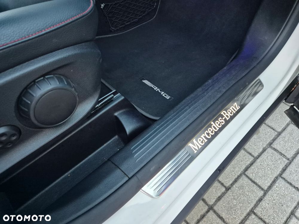 Mercedes-Benz GLB 200 AMG Line 7G-DCT - 6