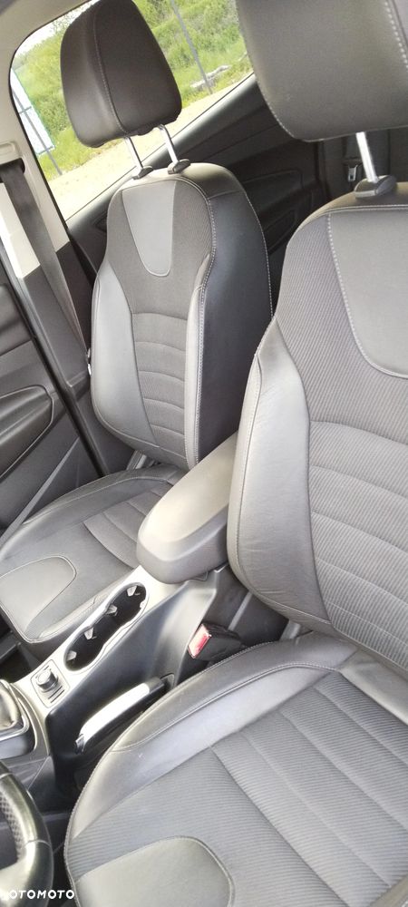 Ford Kuga 1.6 EcoBoost 2x4 Titanium - 21